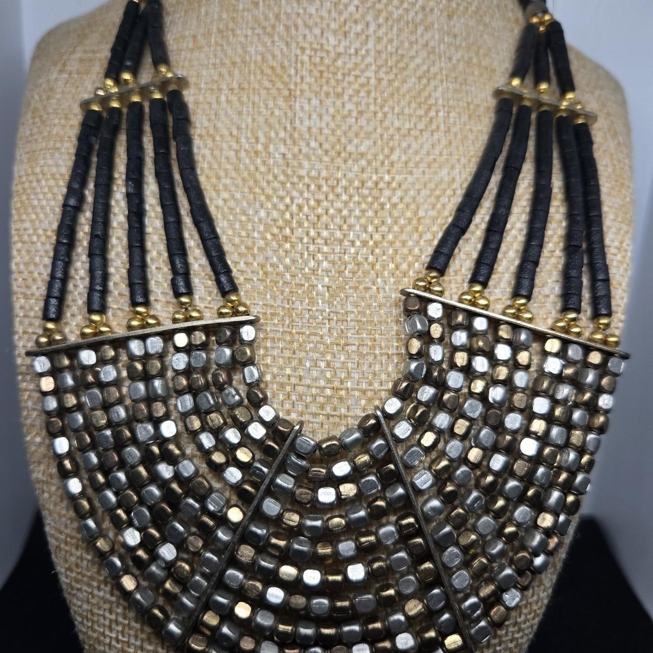 683 Elegant Black And Gold Beaded Necklace